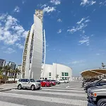 Families & Groups Paradise - 3 Min Walk To Reem Central Park And Beach - 10 People - Big Balcony - High Floor