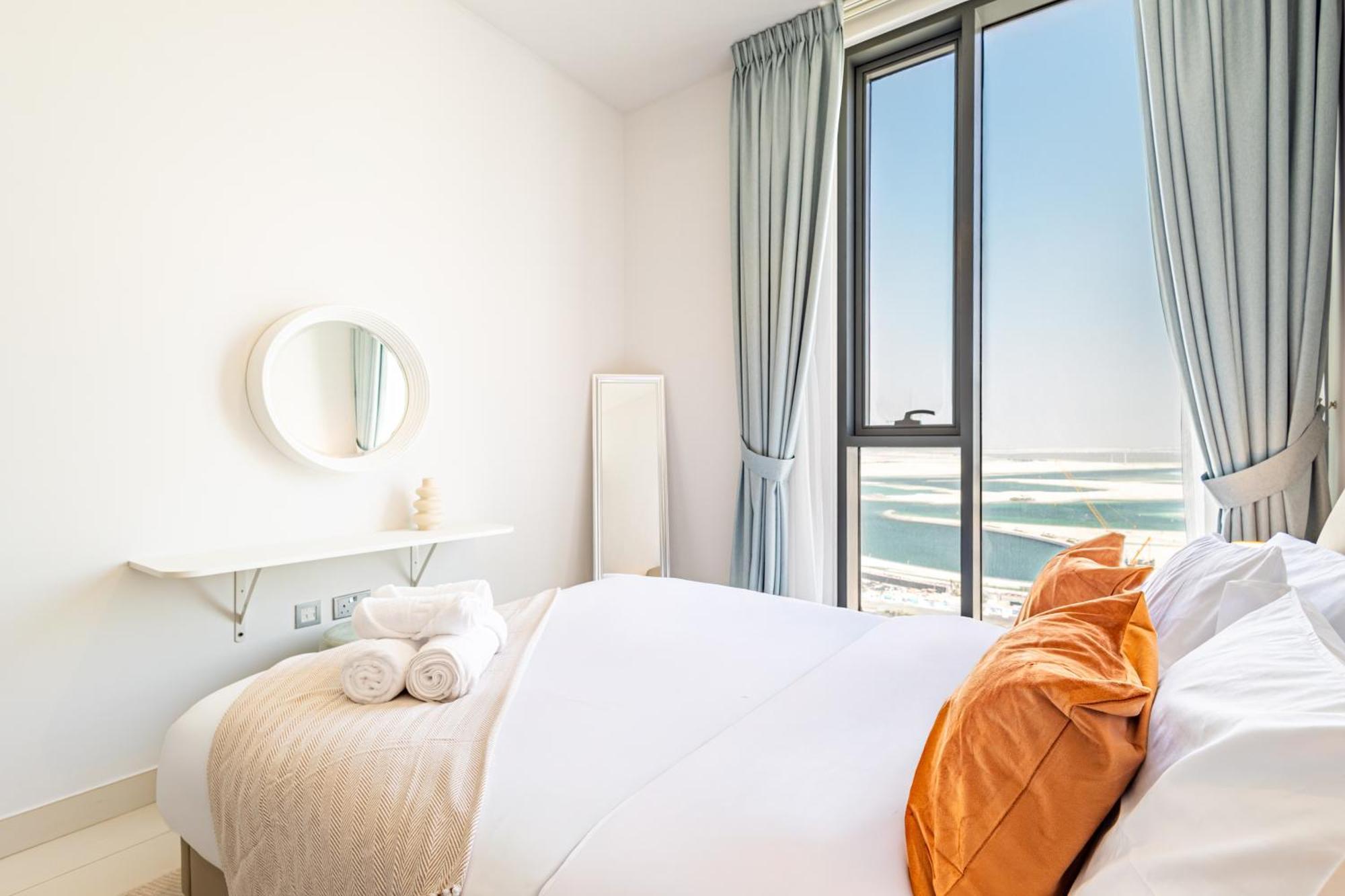 Families & Groups Paradise - 3 Min Walk To Reem Park And - 10 People - Big Balcony - High Floor Apartment