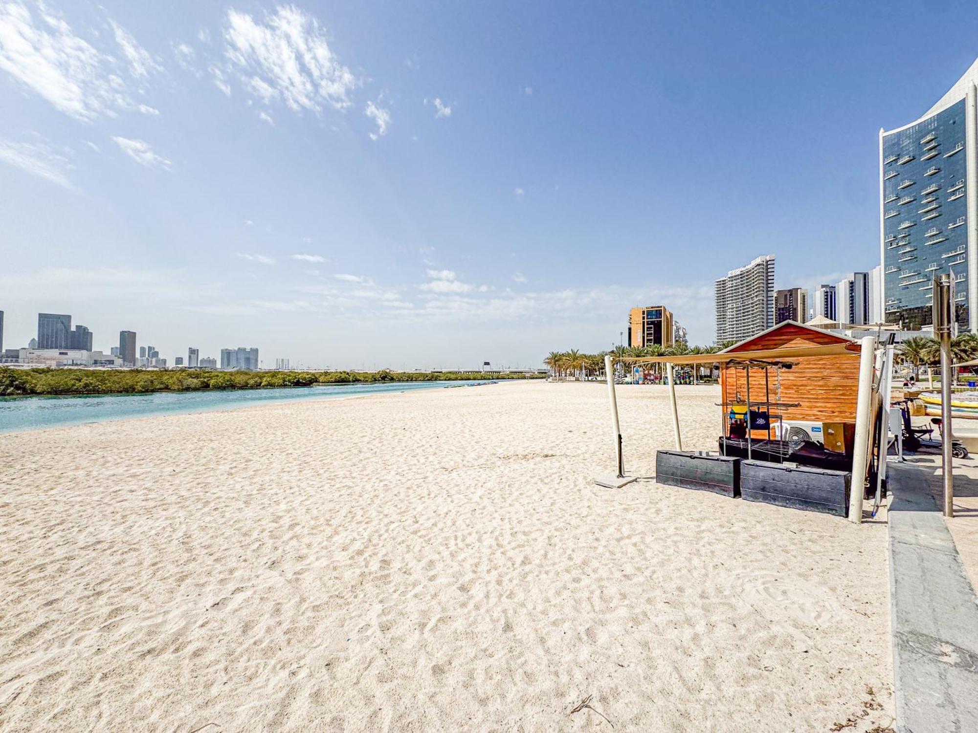 Families & Groups Paradise - 3 Min Walk To Reem Park And - 10 People - Big Balcony - High Floor Apartment Abu Dhabi