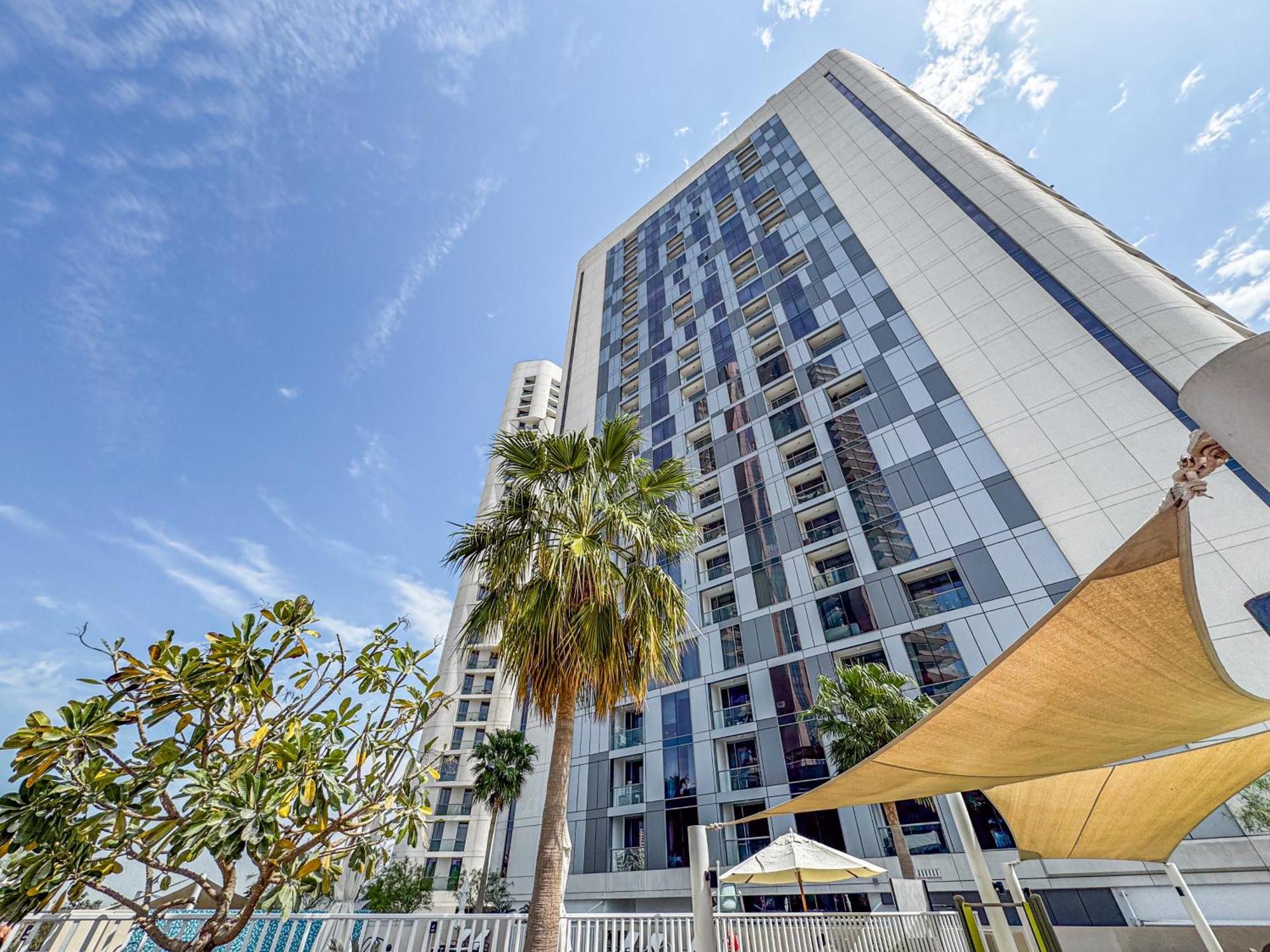 Families & Groups Paradise - 3 Min Walk To Reem Park And - 10 People - Big Balcony - High Floor Abu Dhabi
