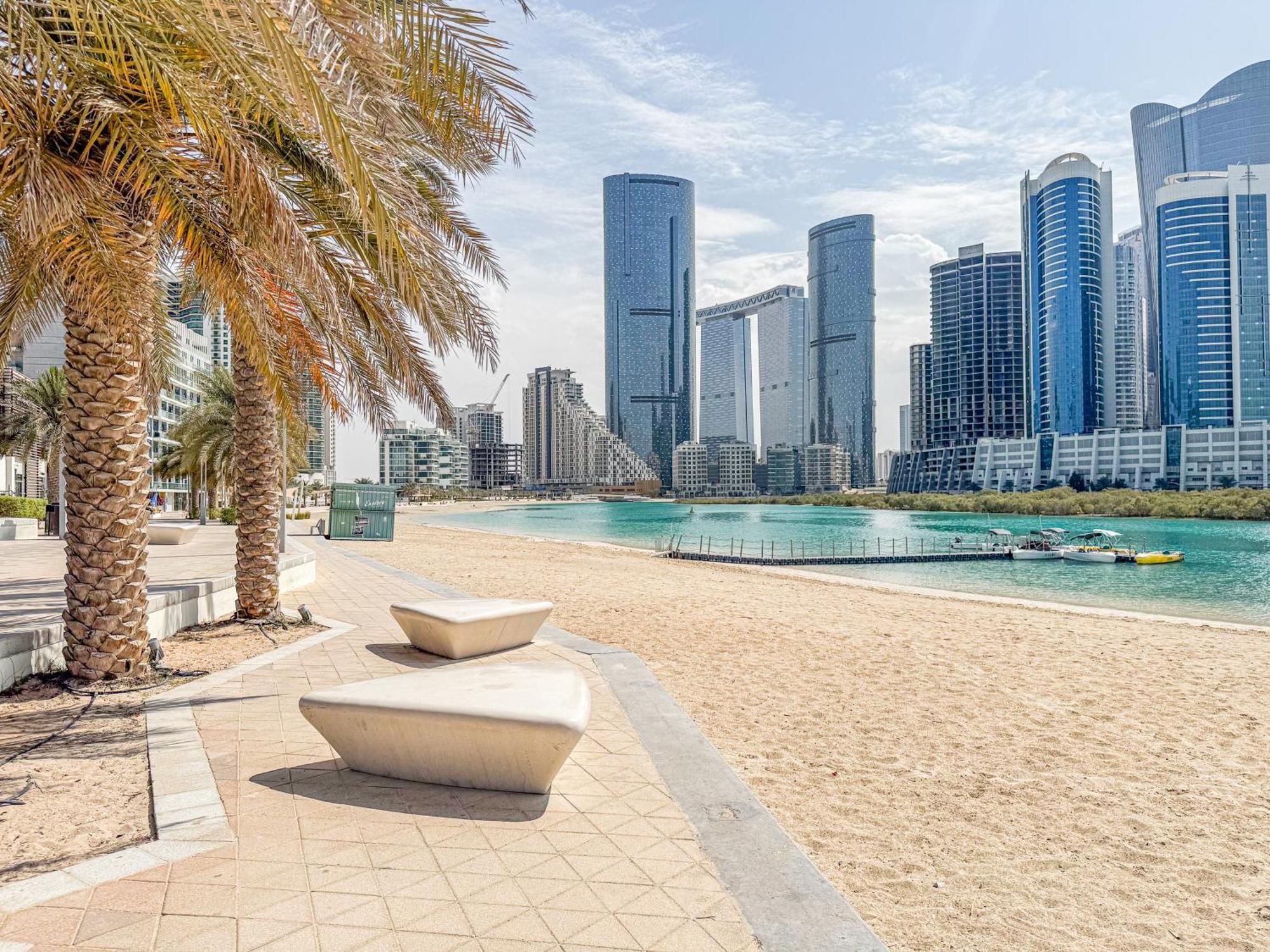 Families & Groups Paradise - 3 Min Walk To Reem Park And - 10 People - Big Balcony - High Floor Apartment *