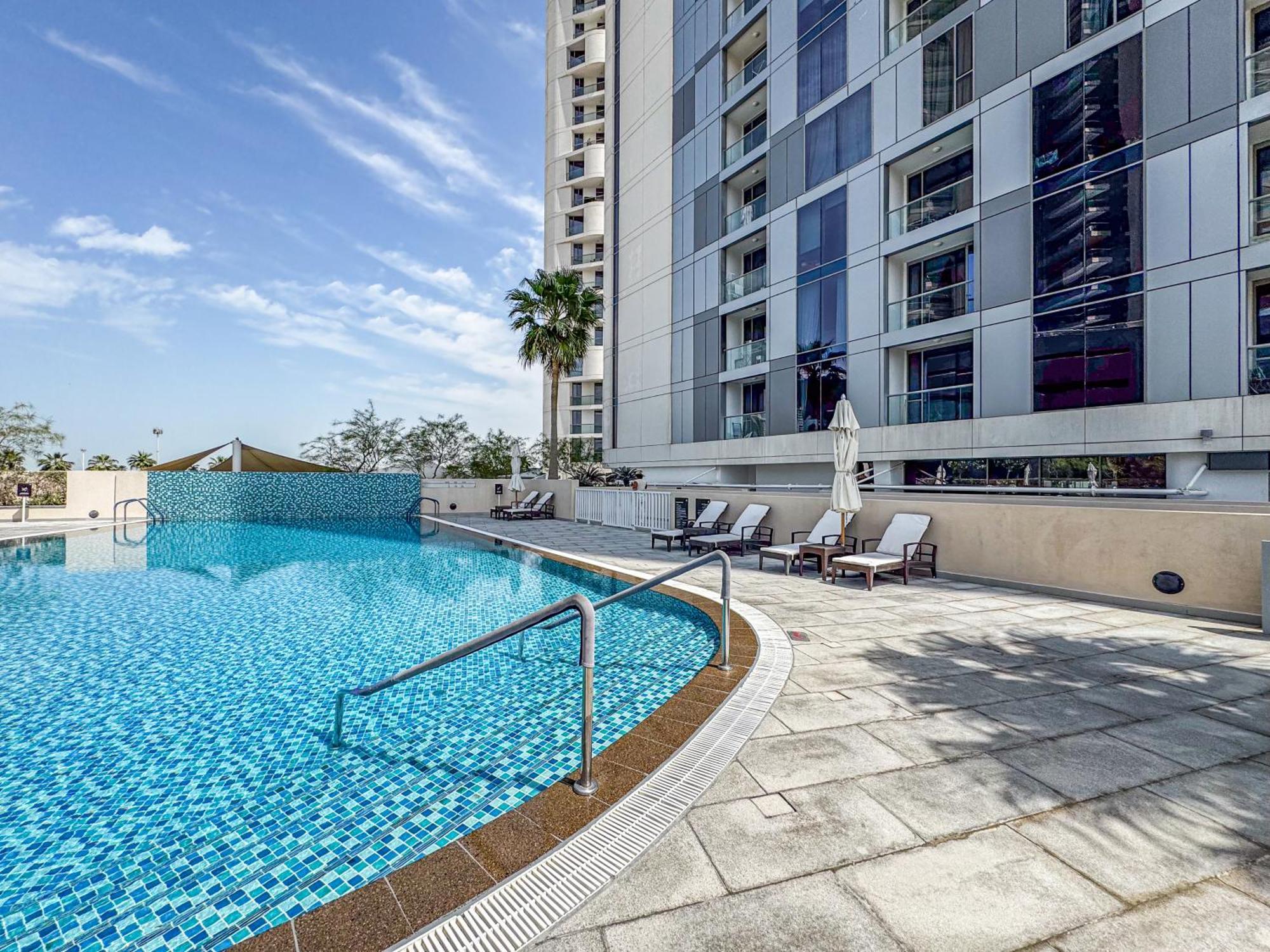 Families & Groups Paradise - 3 Min Walk To Reem Park And - 10 People - Big Balcony - High Floor Apartment Abu Dhabi