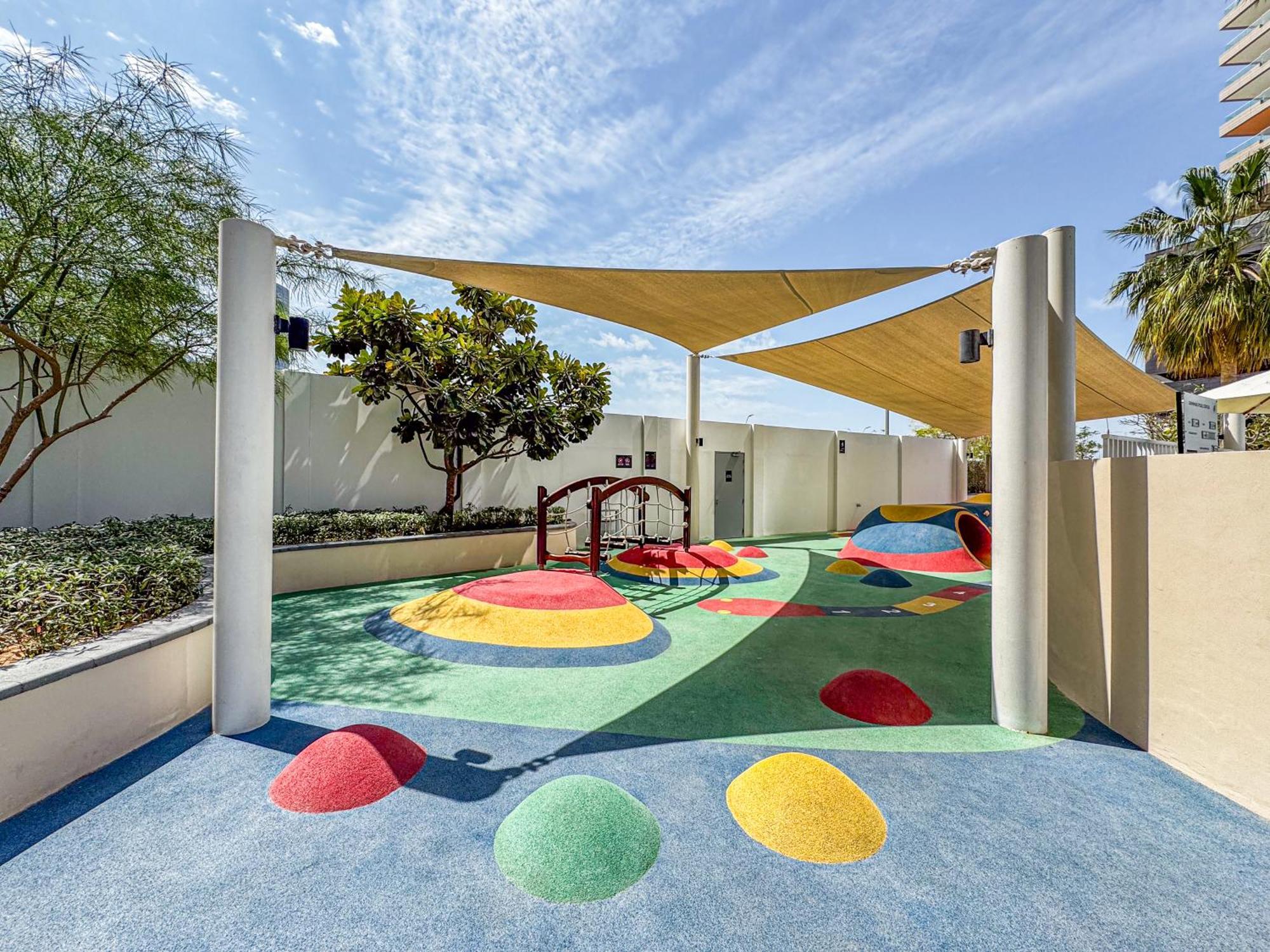 Families & Groups Paradise - 3 Min Walk To Reem Park And - 10 People - Big Balcony - High Floor Abu Dhabi