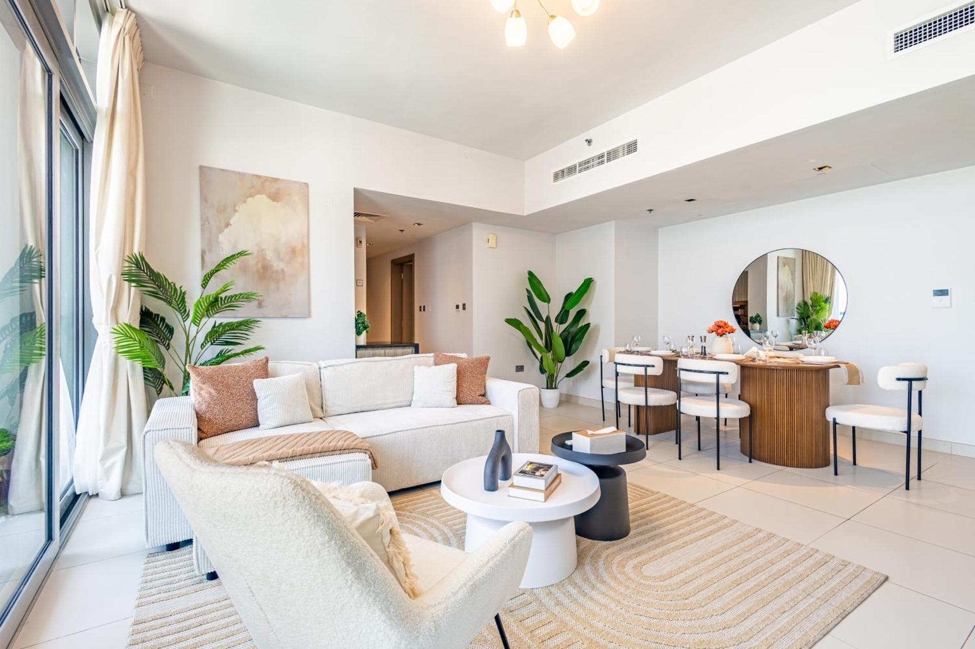 Families & Groups Paradise - 3 Min Walk To Reem Park And - 10 People - Big Balcony - High Floor Apartment *