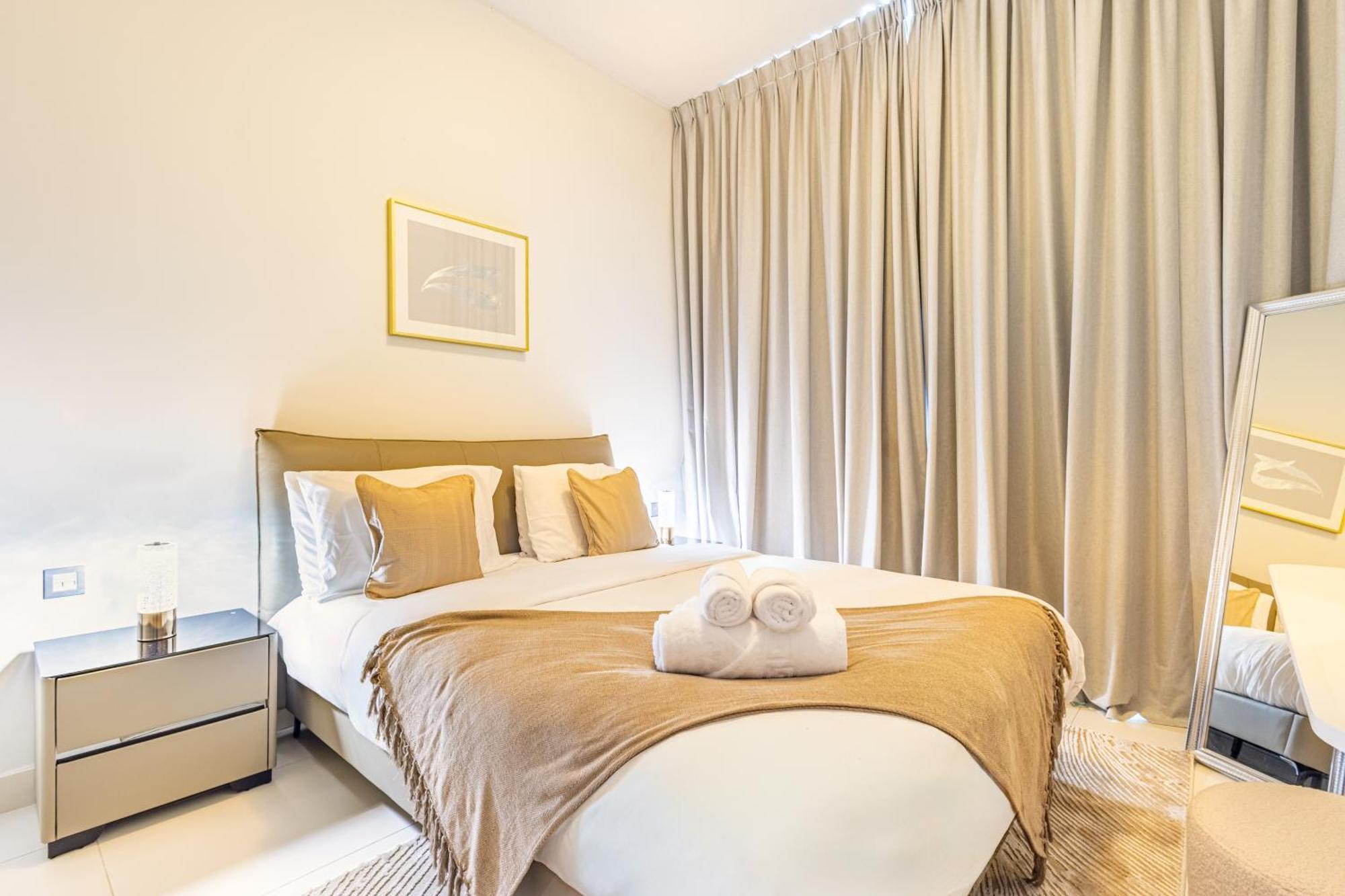 Families & Groups Paradise - 3 Min Walk To Reem Park And - 10 People - Big Balcony - High Floor *