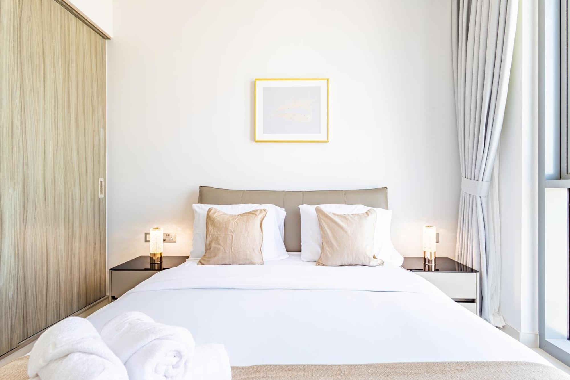 Families & Groups Paradise - 3 Min Walk To Reem Park And - 10 People - Big Balcony - High Floor Apartment Abu Dhabi