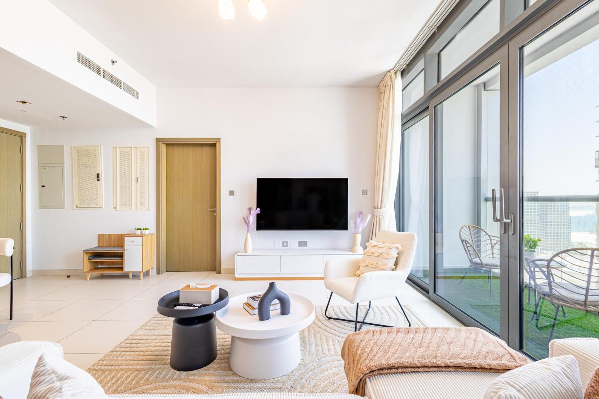 Families & Groups Paradise - 3 Min Walk To Reem Park And - 10 People - Big Balcony - High Floor Apartment Abu Dhabi
