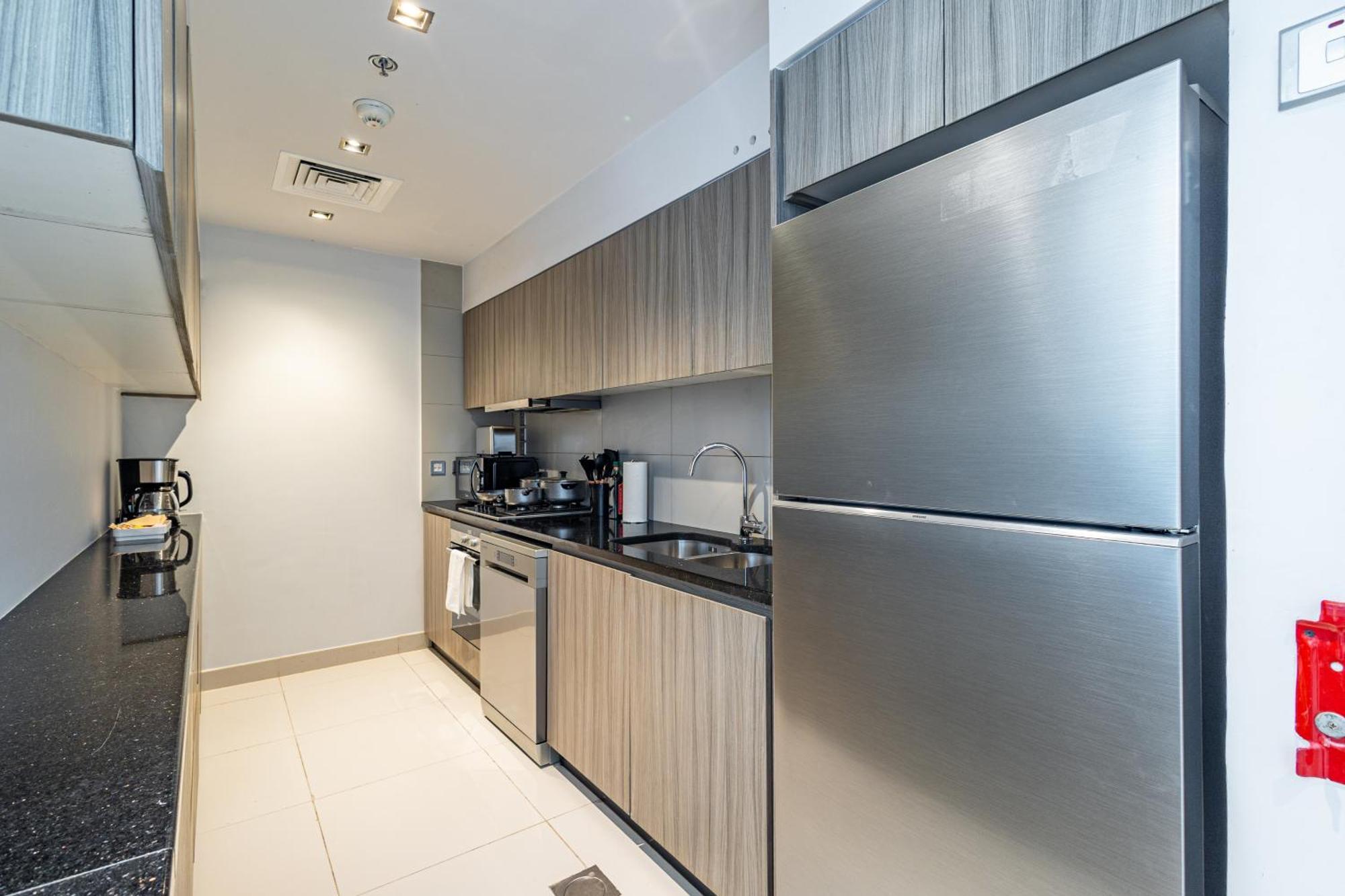 Families & Groups Paradise - 3 Min Walk To Reem Park And - 10 People - Big Balcony - High Floor