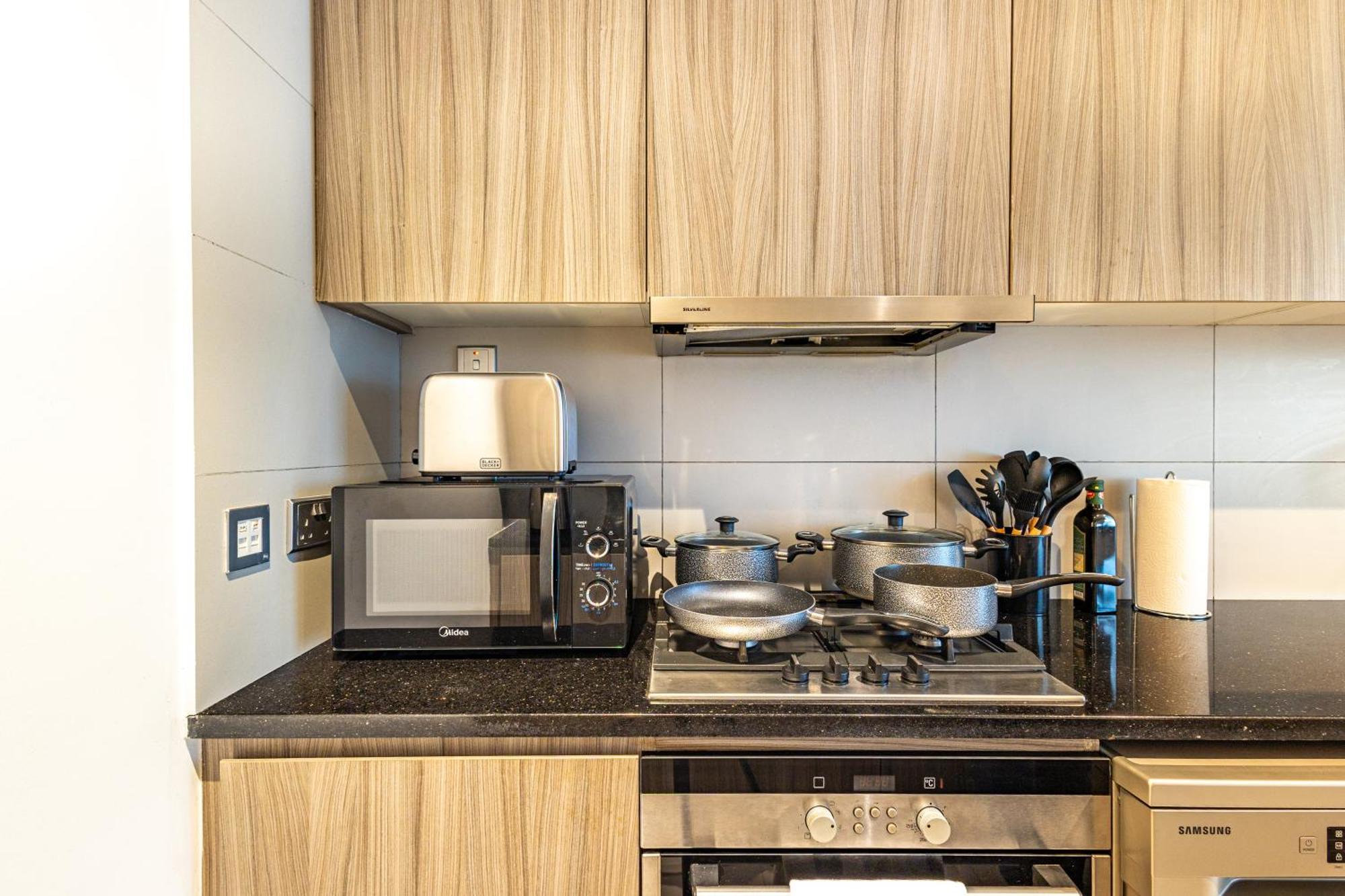 Apartment Families & Groups Paradise - 3 Min Walk To Reem Park And - 10 People - Big Balcony - High Floor