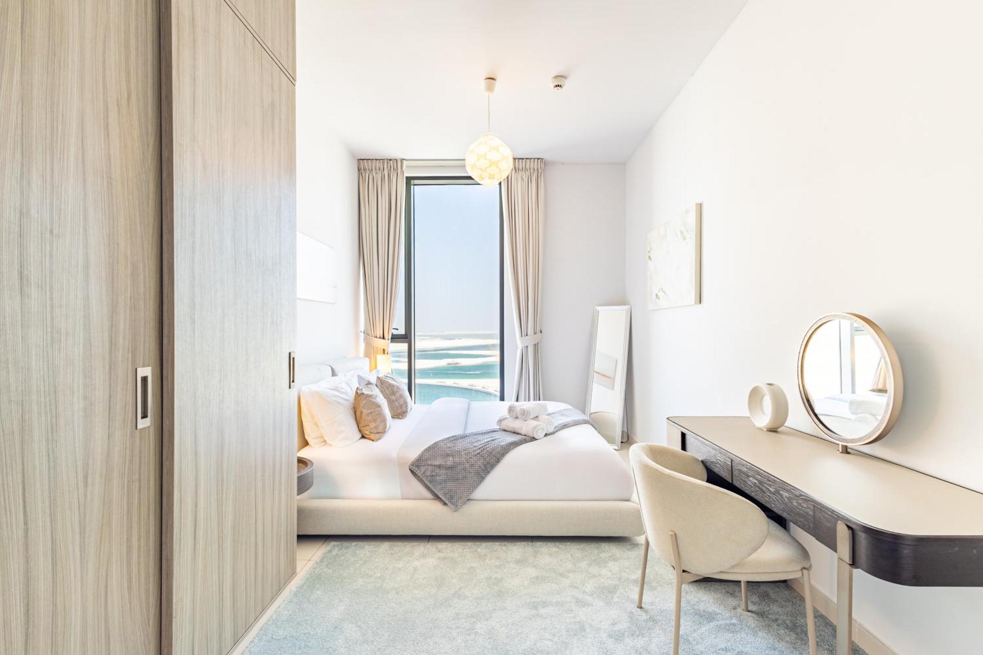 Apartment Families & Groups Paradise - 3 Min Walk To Reem Park And - 10 People - Big Balcony - High Floor *