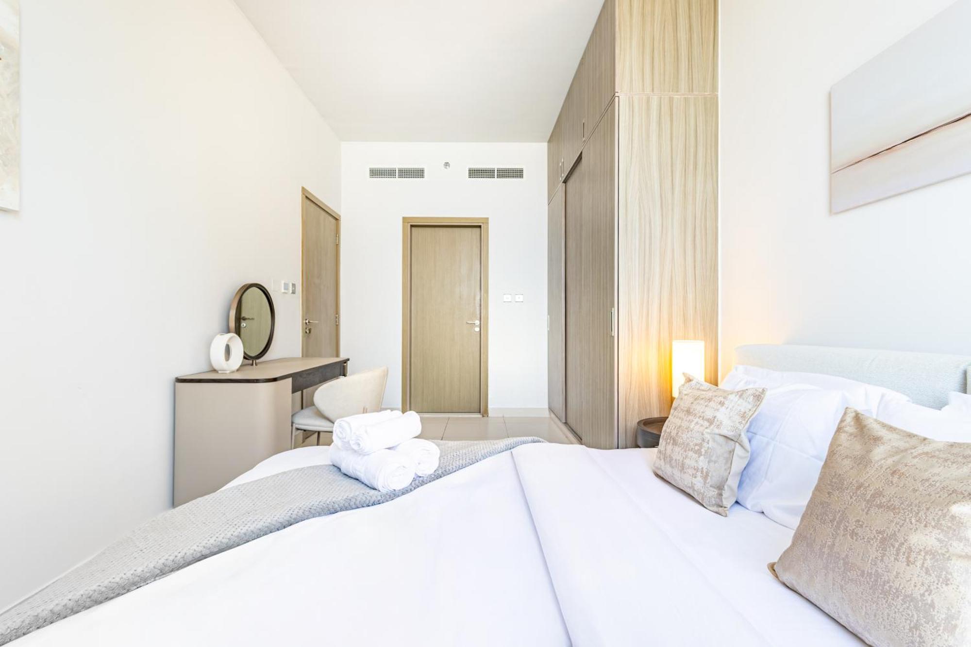 Apartment Families & Groups Paradise - 3 Min Walk To Reem Park And - 10 People - Big Balcony - High Floor Abu Dhabi