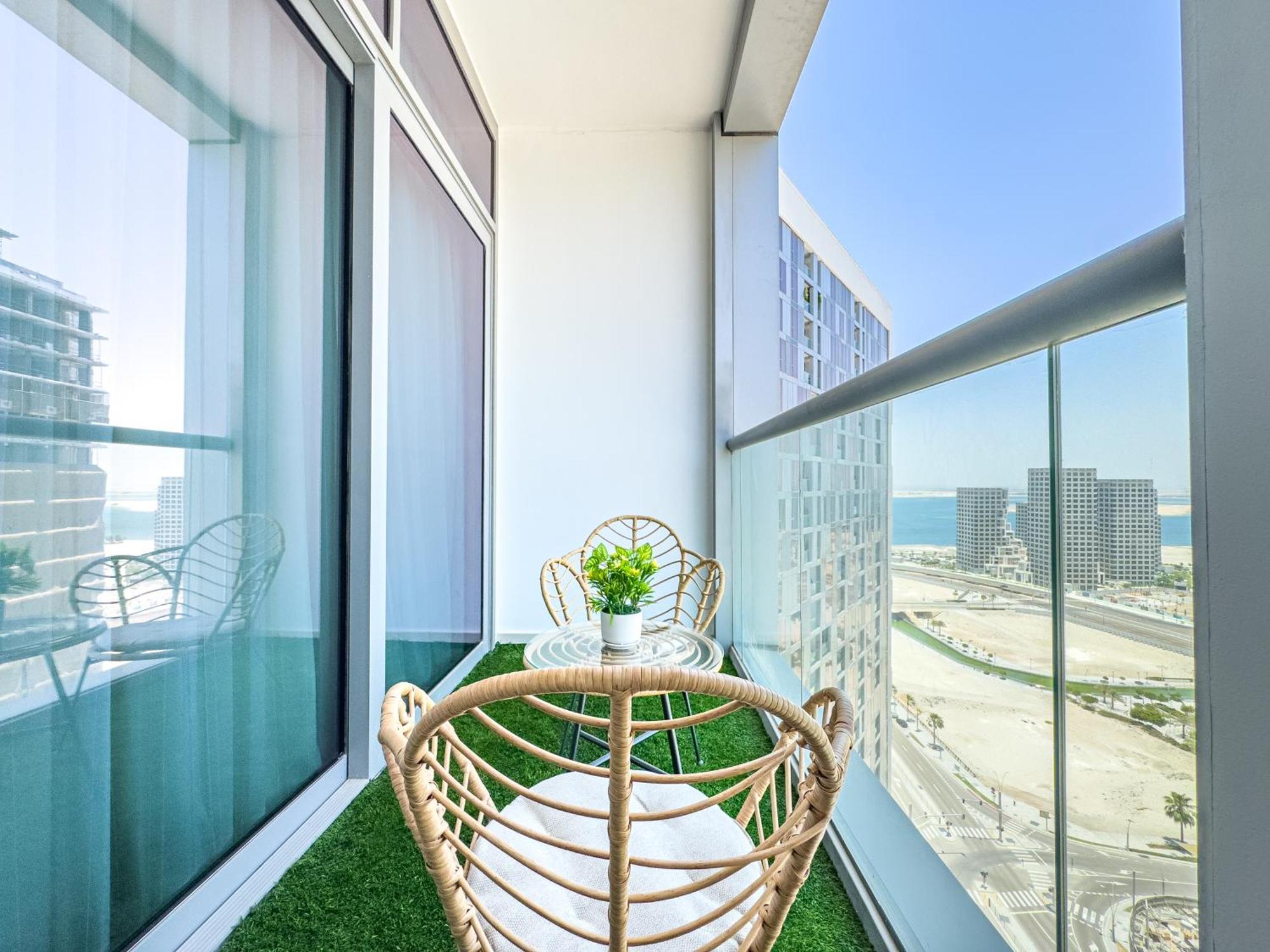 Families & Groups Paradise - 3 Min Walk To Reem Park And - 10 People - Big Balcony - High Floor